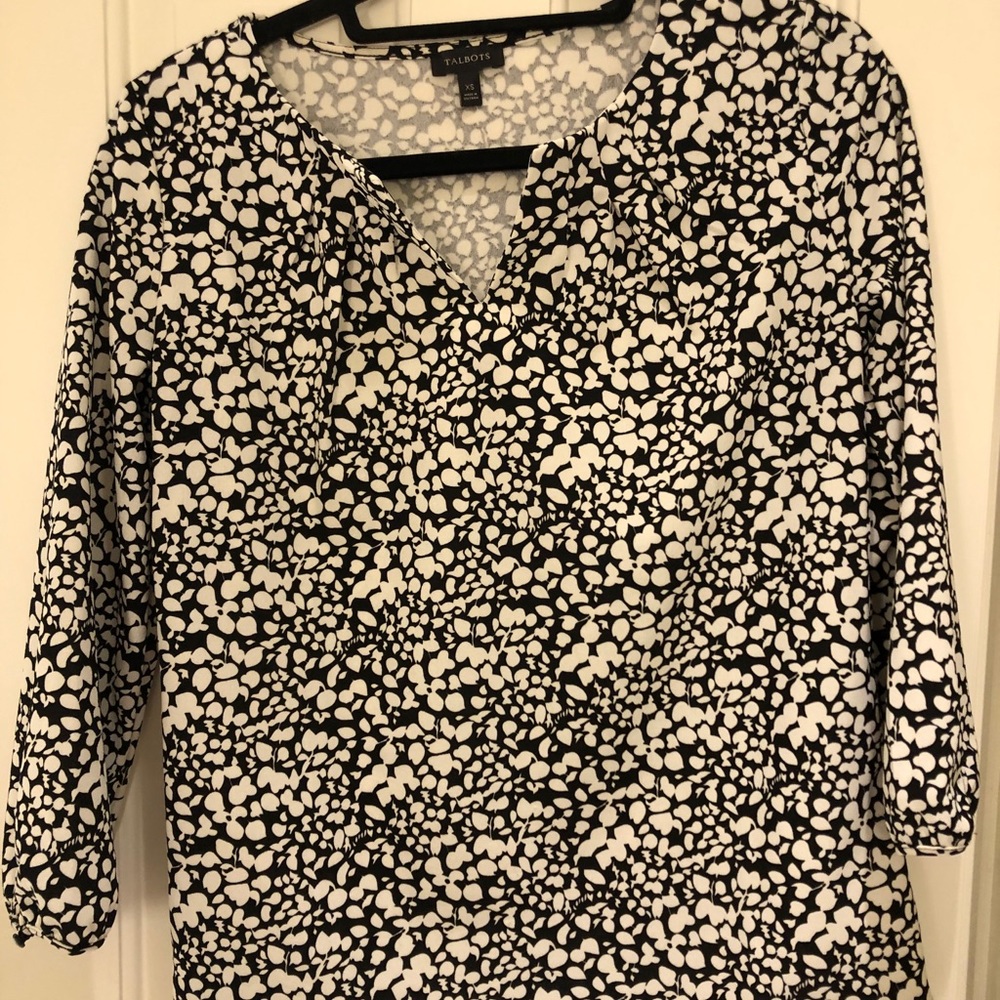 Talbots 3/4 sleeve black and white pattern blouse